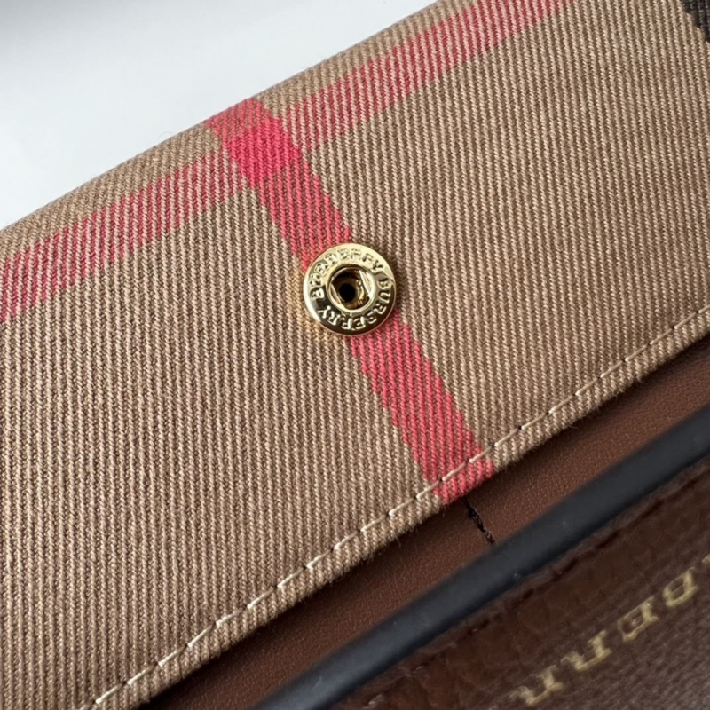 Bv*b*rry wallets